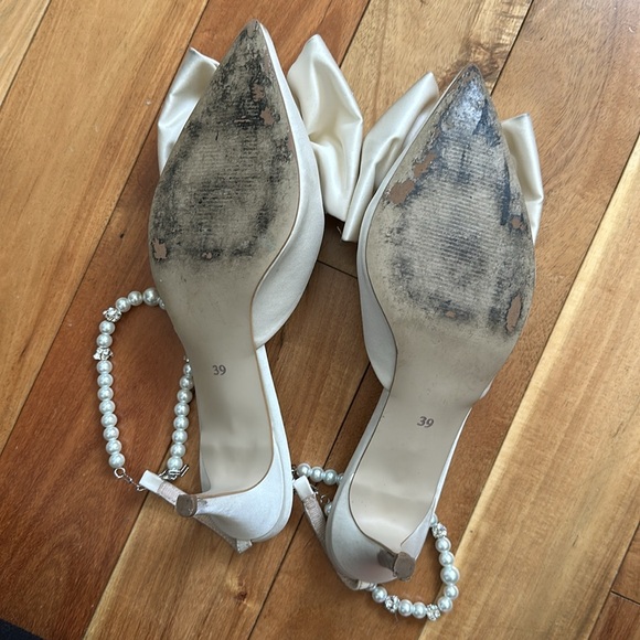 Jade on Etsy Ivory Bridal Kitten Heel in sz 8.5 - Picture 5 of 6